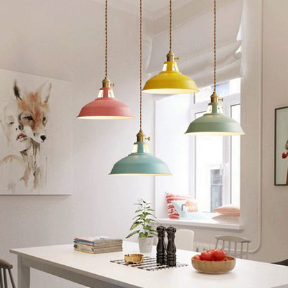 Lampa Wisząca z Metalowym Kloszem E26 i Regulowaną Długością Zawieszenia