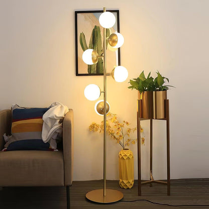 Lampa podłogowa LED z wieloma kloszami szklanymi i metalową podstawą