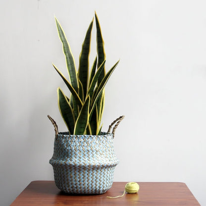 Foldable wicker basket