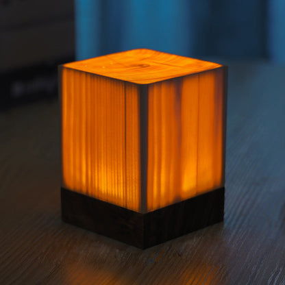 Lampka LED dotykowa z akumulatorem do biurka i sypialni