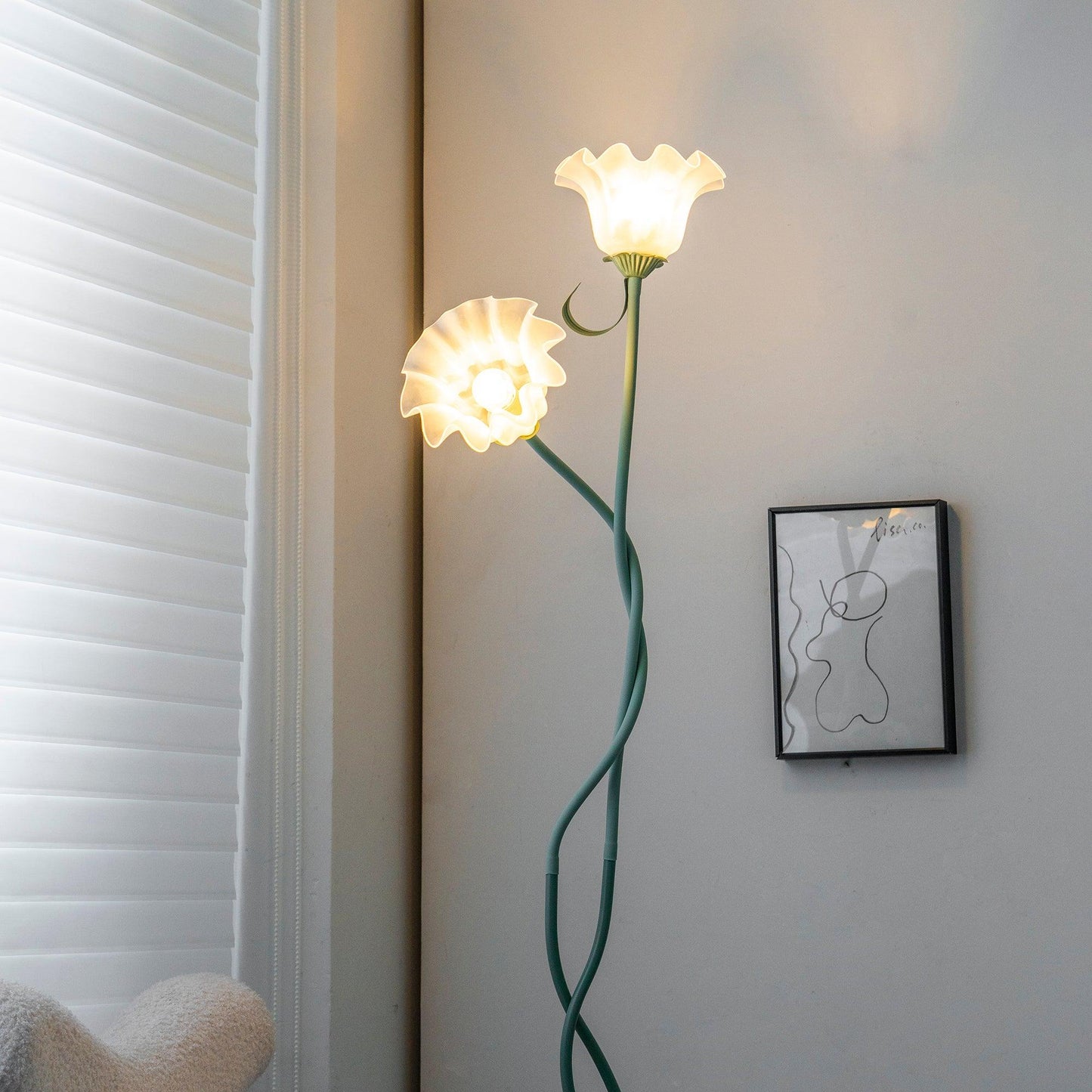 Lampa podłogowa LED E27 z motywem kwiatowym 2–3 punkty świetlne do salonu