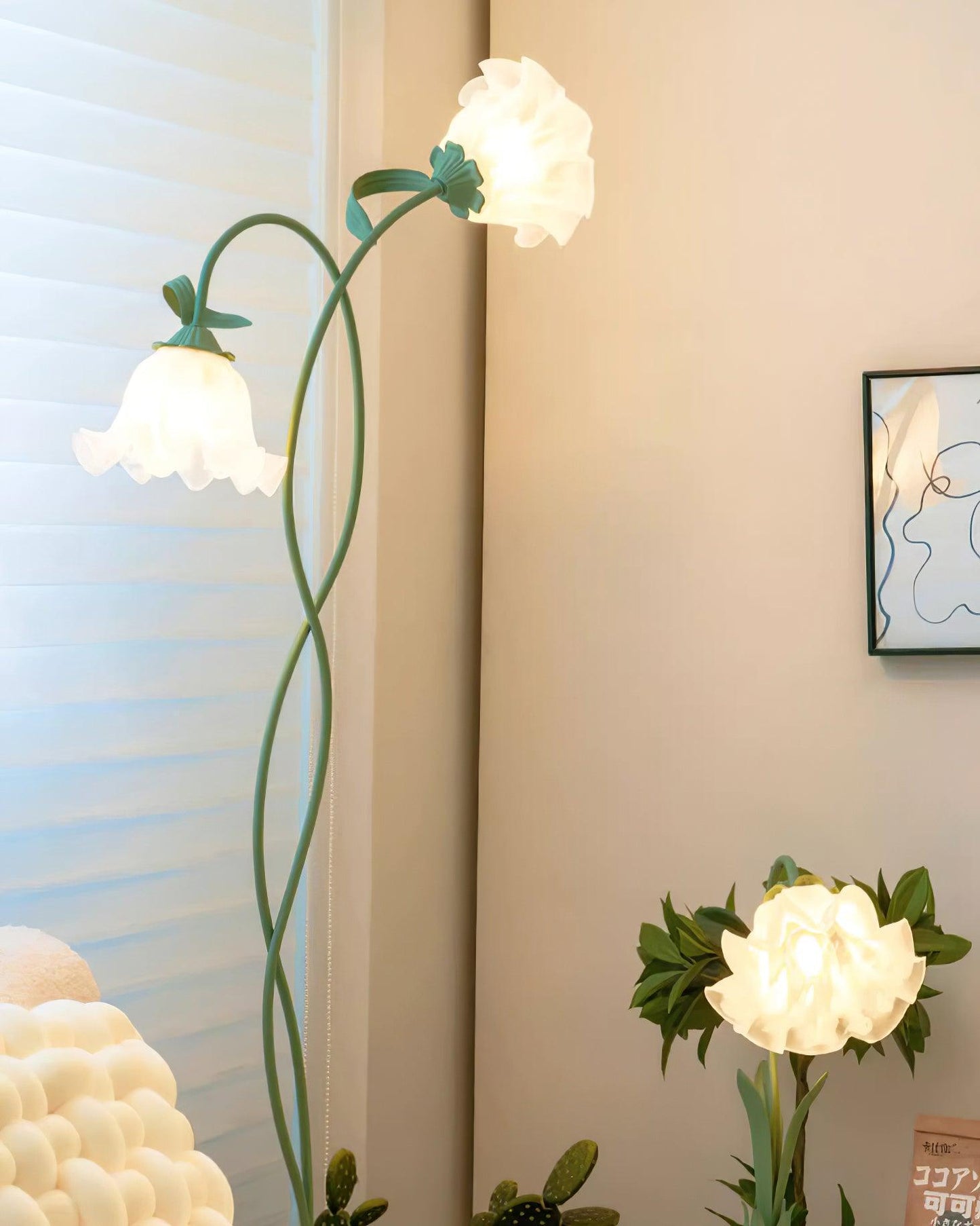 Lampa podłogowa LED E27 z motywem kwiatowym 2–3 punkty świetlne do salonu