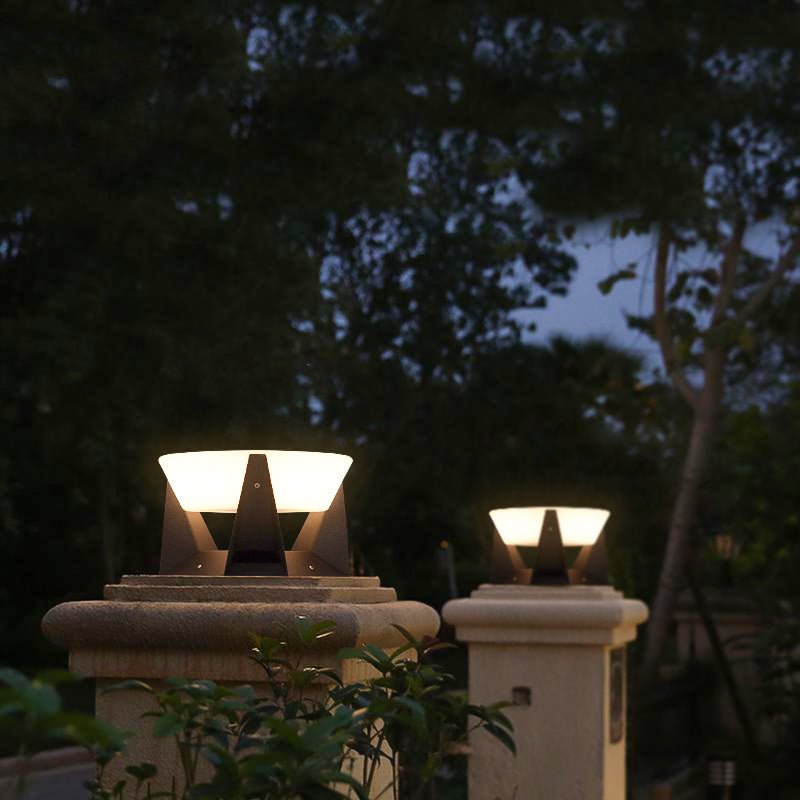 Solarna Lampa Ścienna LED z Czujnikiem Ruchu do Oświetlenia Zewnętrznego