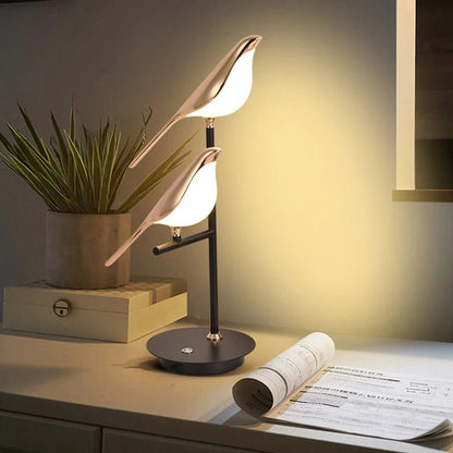 Lampka biurkowa LED z dekoracją ptaka i regulowaną temperaturą światła