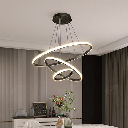 Lampa sufitowa LED z trzema pierścieniami i regulacją jasności do wnętrz