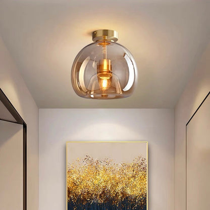 Stropní lampa ze skleněné koule