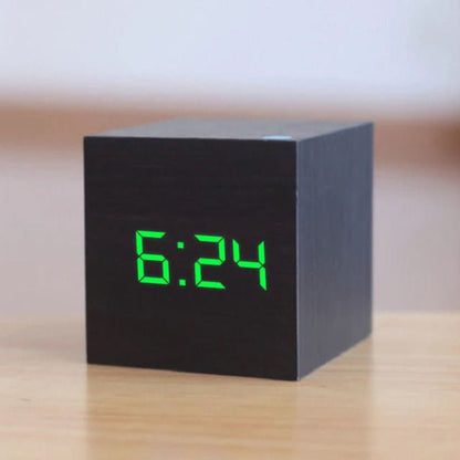 Cyfrowy Budzik LED Cube z Wyświetlaczem Godziny, Daty i Temperatury