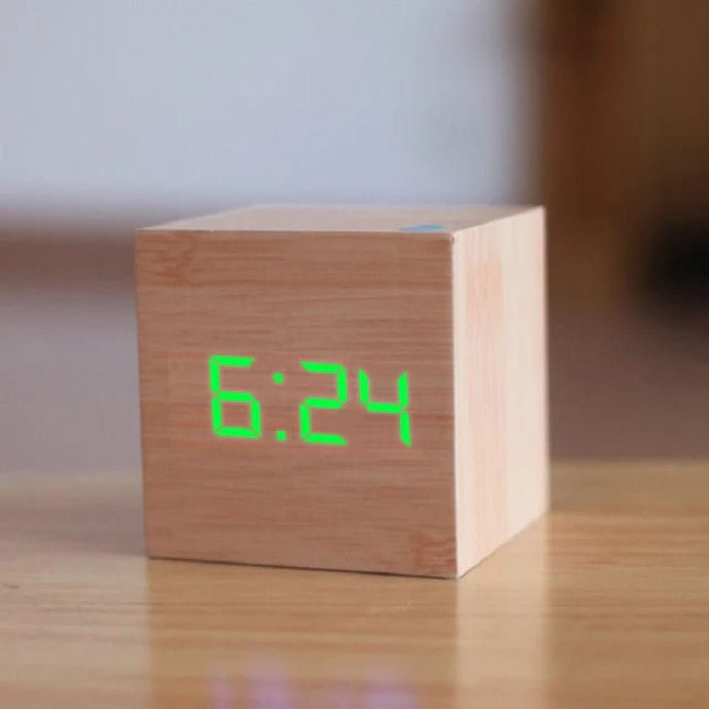 Cyfrowy Budzik LED Cube z Wyświetlaczem Godziny, Daty i Temperatury