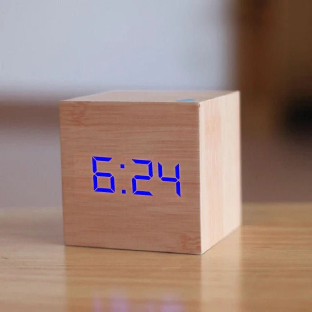 Cyfrowy Budzik LED Cube z Wyświetlaczem Godziny, Daty i Temperatury
