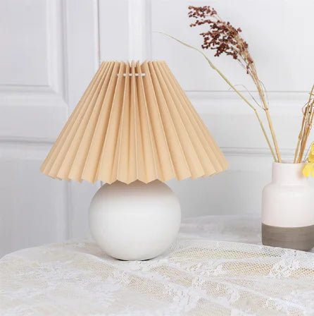 Lampa Stołowa z Tkaninowym Abażurem i Gwintem E27 do Sypialni i Salonu