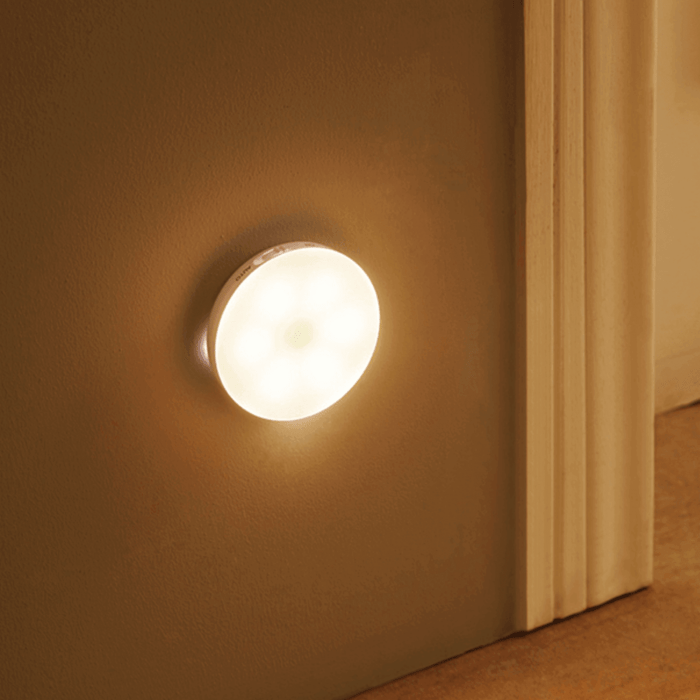 Bezprzewodowa lampka LED z czujnikiem ruchu i montażem magnetycznym