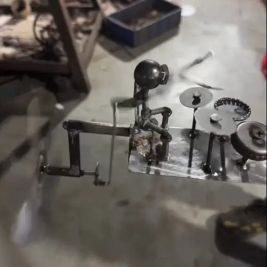 Dekoracja ogrodowa wiatrak metalowy muzyczny na palu do ogrodu