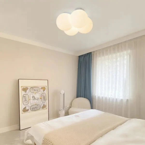 Lampa sufitowa LED w kształcie chmury z regulacją barwy światła