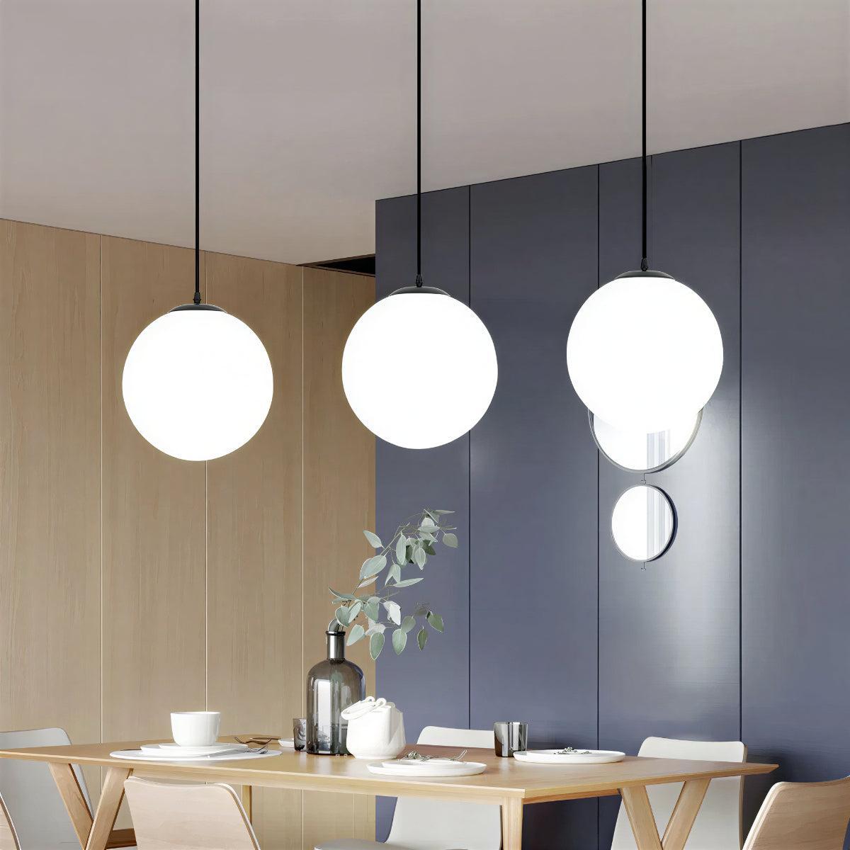 Lampa wisząca z okrągłym kloszem