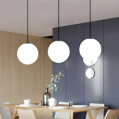 Lampa wisząca z okrągłym kloszem