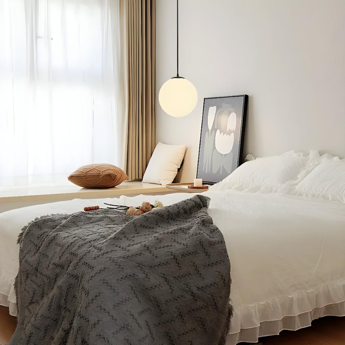 Lampa wisząca z okrągłym kloszem