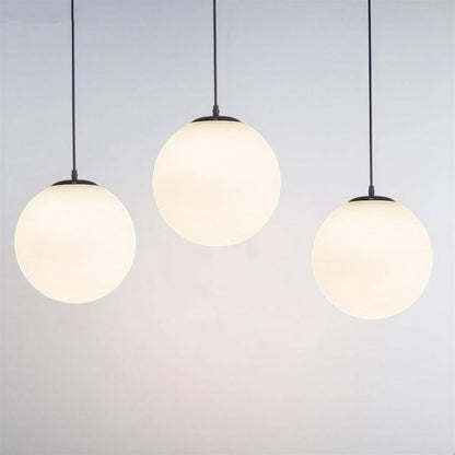 Lampa wisząca z okrągłym kloszem