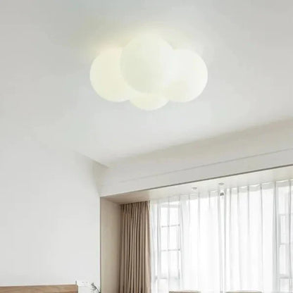 Lampa sufitowa LED w kształcie chmury z regulacją barwy światła