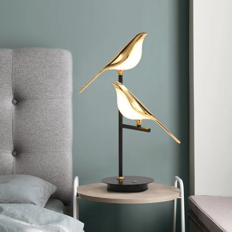 Lampka biurkowa LED z dekoracją ptaka i regulowaną temperaturą światła