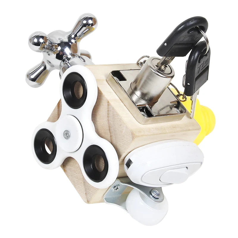 Cube sensoriel Montessori