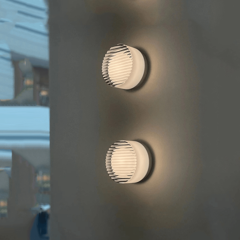 Okrągła lampa ścienna LED z matowym dyfuzorem do sypialni i korytarza