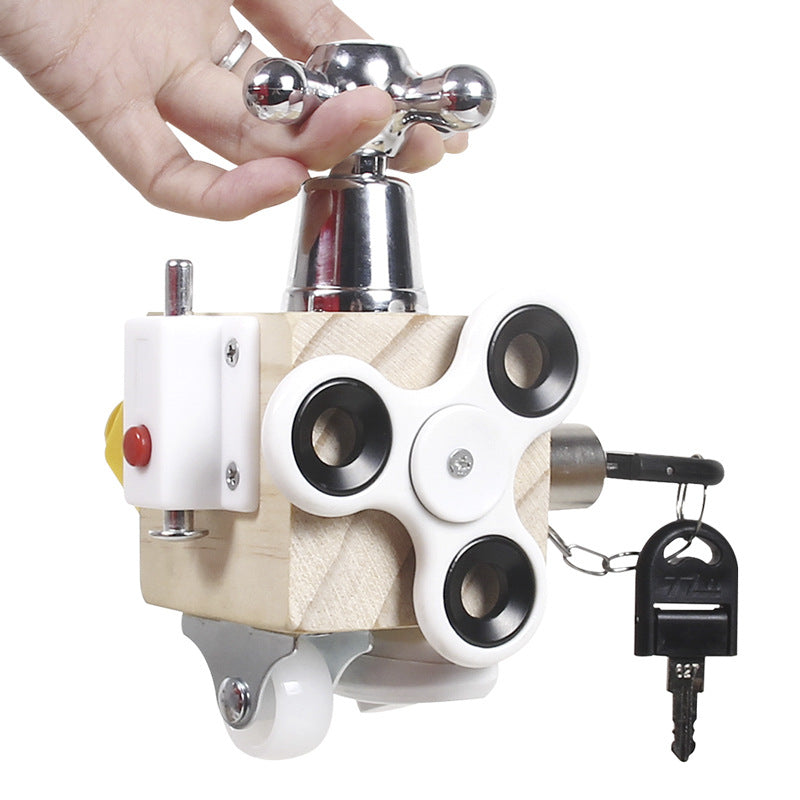 Cube sensoriel Montessori