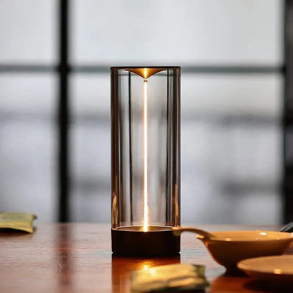 Lampka stołowa z cylindrycznym kloszem
