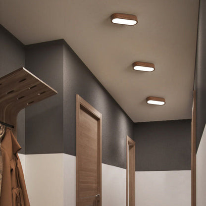 Plafonnier LED ovale avec décor bois