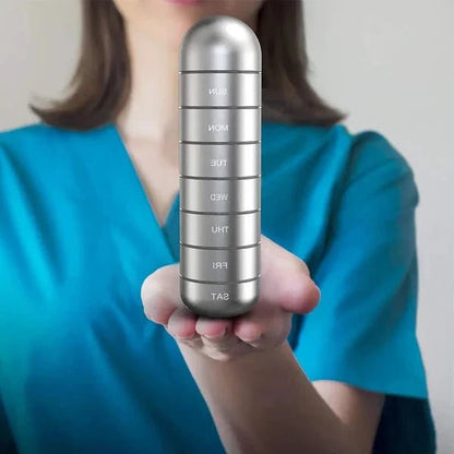 Pojemnik na Leki 7 Dni z Aluminiową Obudową do Codziennego Przechowywania Tabletek i Suplementów