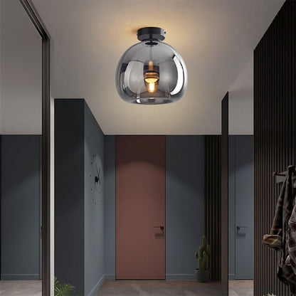 Stropní lampa ze skleněné koule