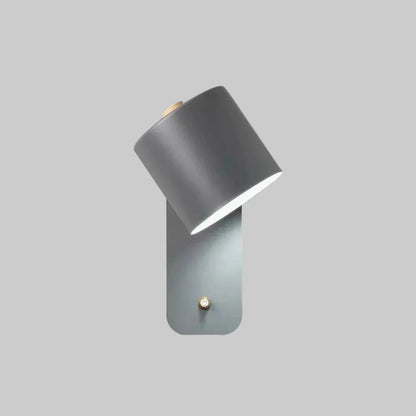 Nástěnná lampa se zástrčkou