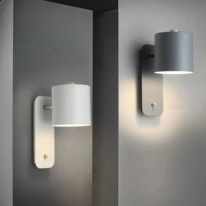 Nástěnná lampa se zástrčkou