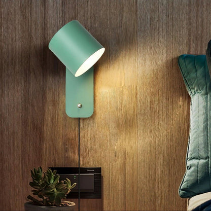 Nástěnná lampa se zástrčkou