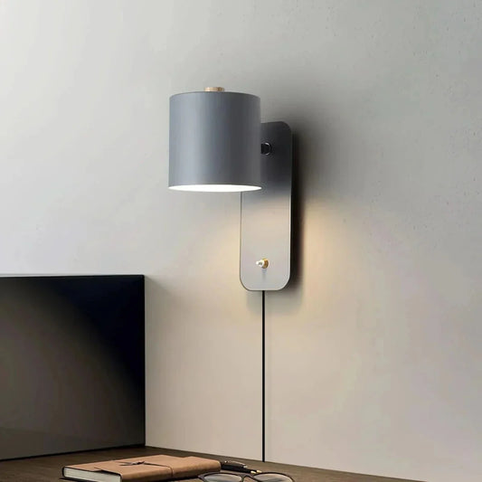 Lampa ścienna z wtyczką
