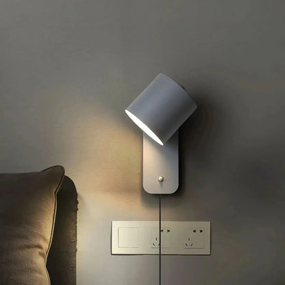 Nástěnná lampa se zástrčkou
