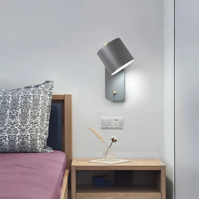 Nástěnná lampa se zástrčkou
