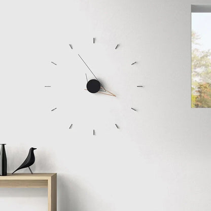 Wall clock with a silent mechanism