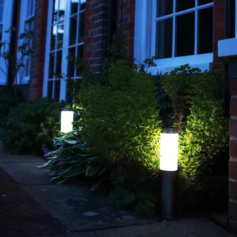 Solarna Lampa LED do Trawnika i Ścieżek z Automatycznym Włączaniem i Wyłączaniem