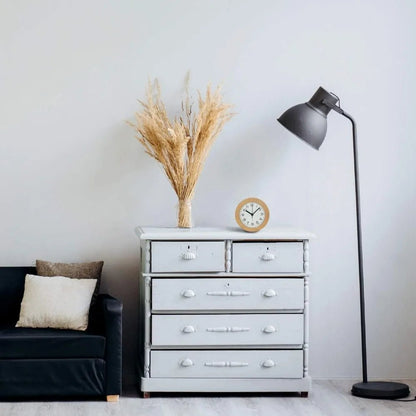 LED alarm clock with adjustable brightness