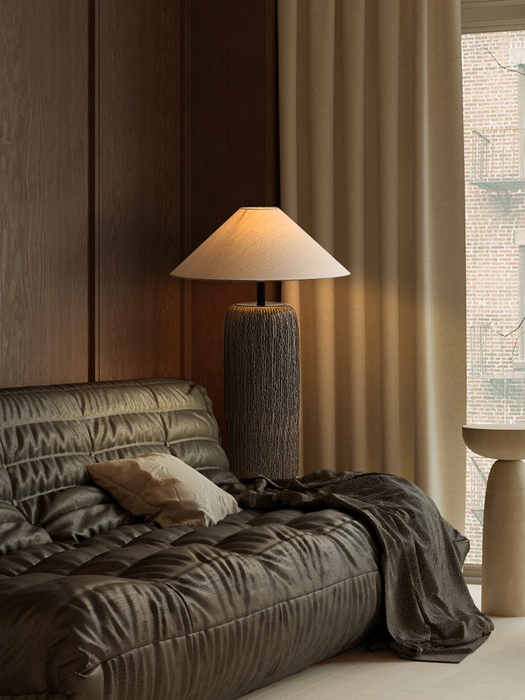 Lampa podłogowa z oprawą E27, metalowo-ceramiczna konstrukcja, oświetlenie do wnętrz