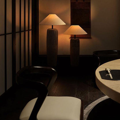 Lampa podłogowa z oprawą E27, metalowo-ceramiczna konstrukcja, oświetlenie do wnętrz