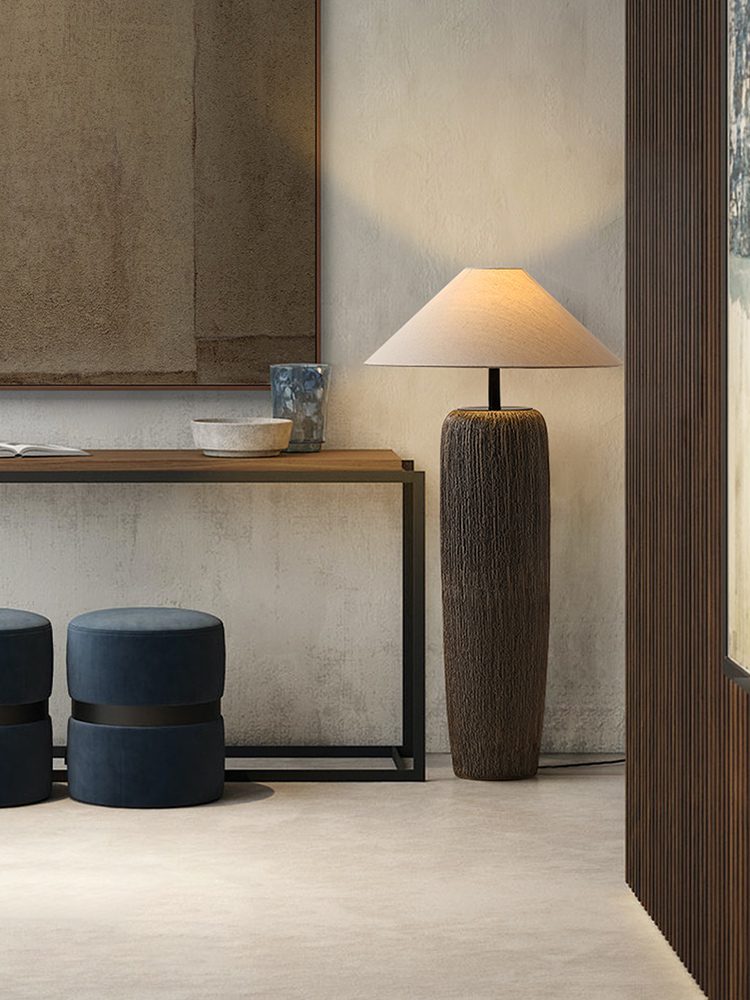 Lampa podłogowa z oprawą E27, metalowo-ceramiczna konstrukcja, oświetlenie do wnętrz