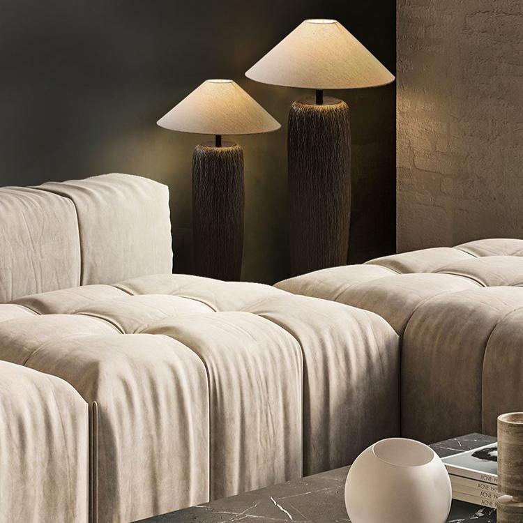 Lampa podłogowa z oprawą E27, metalowo-ceramiczna konstrukcja, oświetlenie do wnętrz