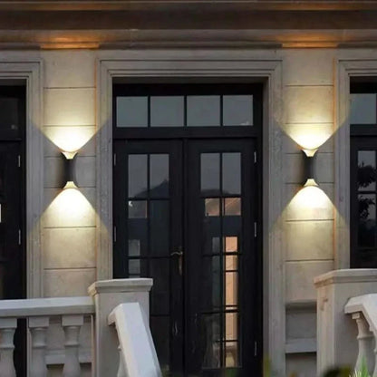 Lampa Ścienna LED o Zakrzywionej Konstrukcji do Zastosowań Zewnętrznych