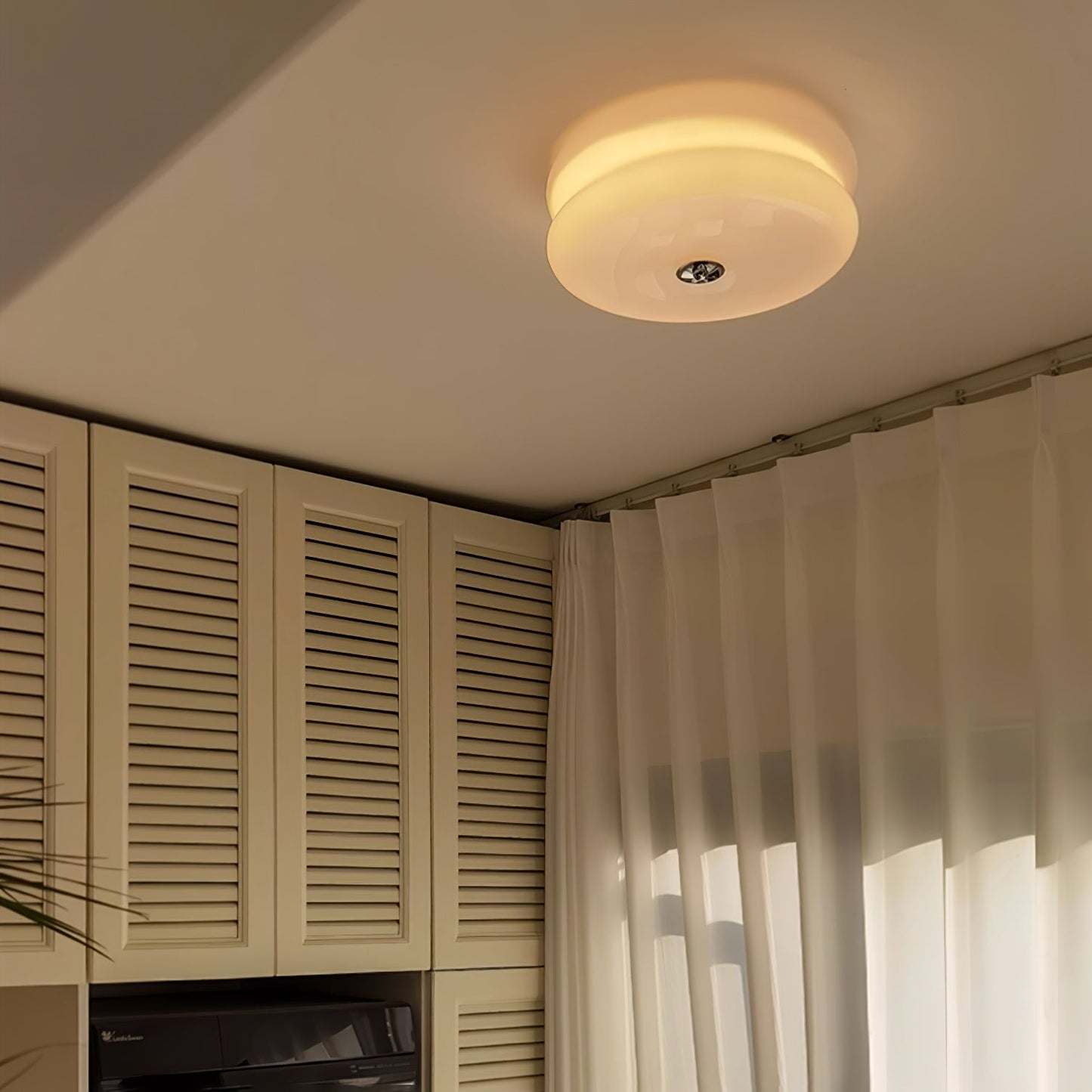 Art Deco Plafon LED z Geometrycznym Wzorem i Zintegrowanym Oświetleniem