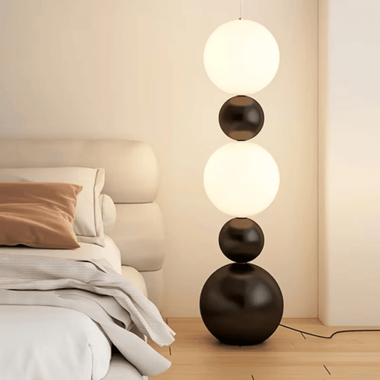 Lampa podłogowa LED z trzema punktami światła, oświetlenie 3–5 m²
