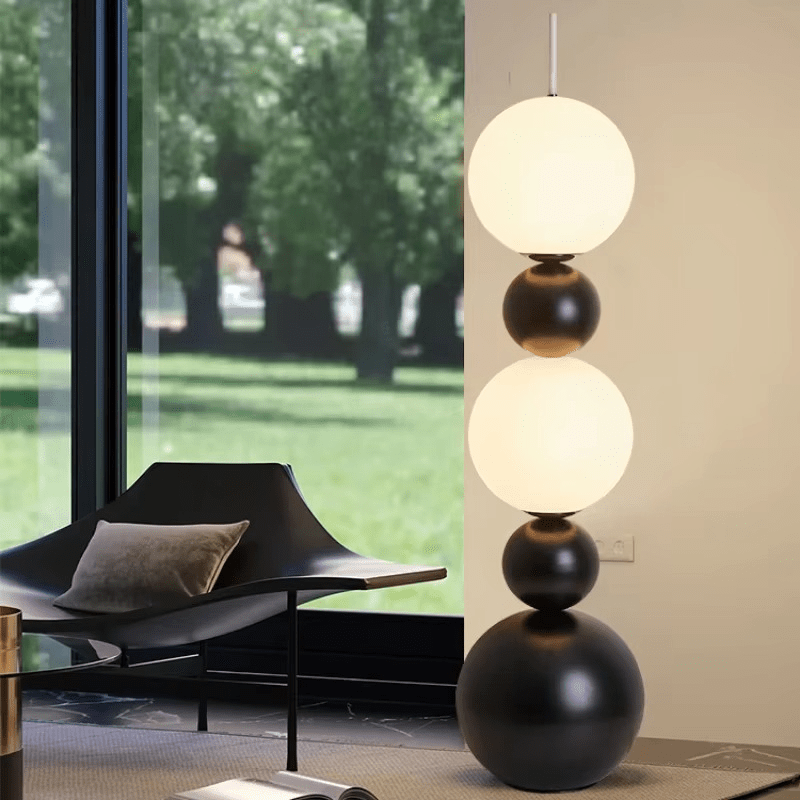 Lampa podłogowa LED z trzema punktami światła, oświetlenie 3–5 m²