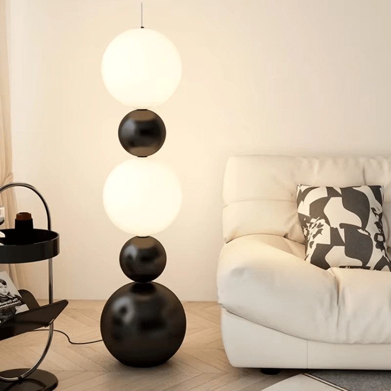 Lampa podłogowa LED z trzema punktami światła, oświetlenie 3–5 m²