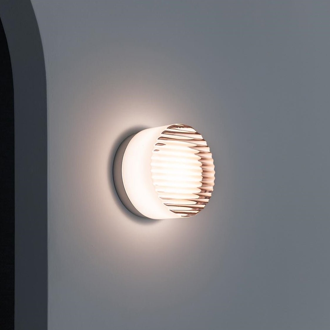 Okrągła lampa ścienna LED z matowym dyfuzorem do sypialni i korytarza