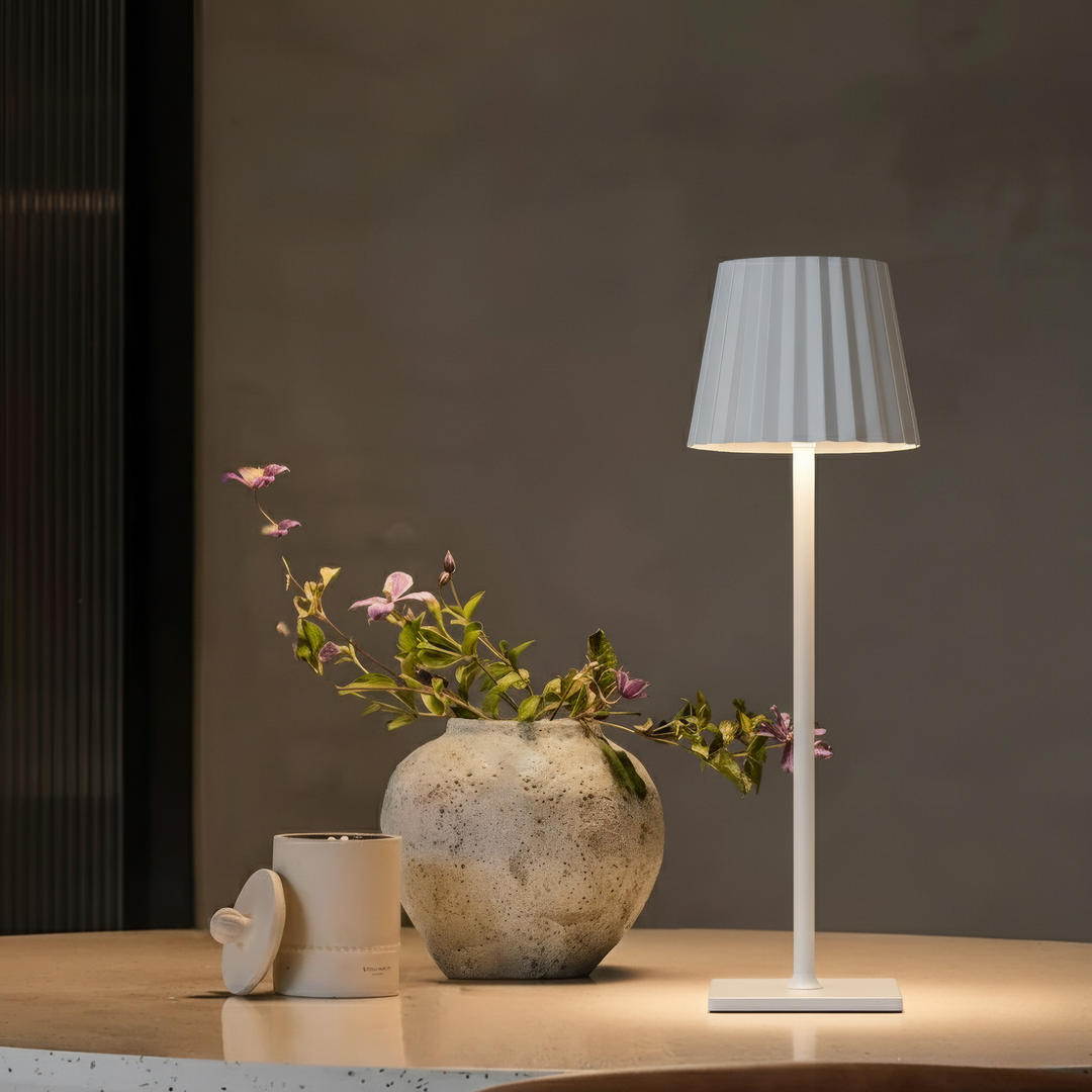 Bezprzewodowa lampa stołowa LED